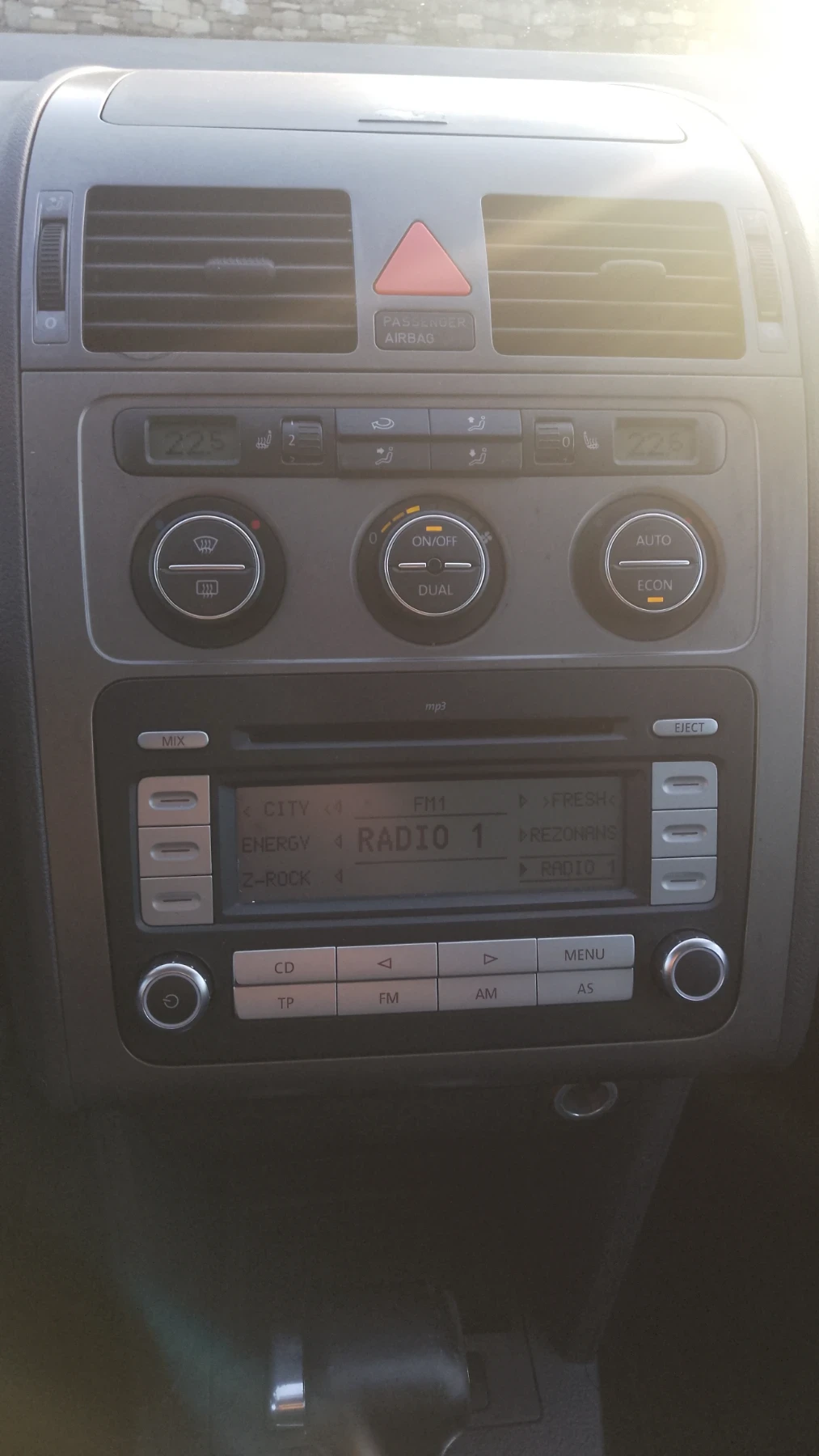 VW Touran 1, 9 TDI BLS, снимка 8 - Автомобили и джипове - 54211768