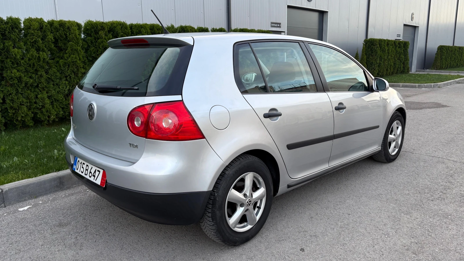 VW Golf 1.9tdi AVTOMAT, снимка 5 - Автомобили и джипове - 54512465