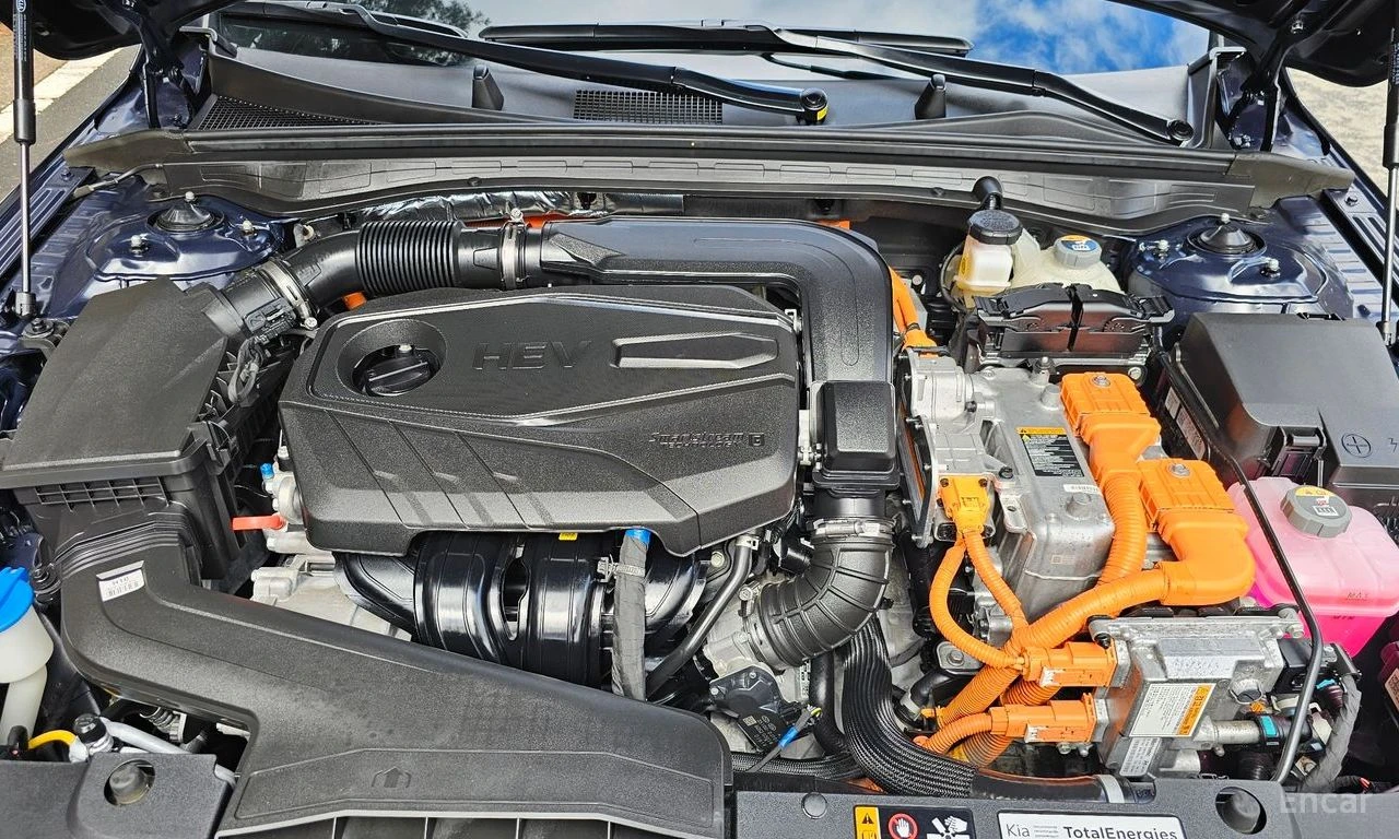 Kia K5 HYBRID* PRESTIGE* ОБДУХВАНЕ* LANE* ASSIST* 360КАМЕ, снимка 15 - Автомобили и джипове - 54642147
