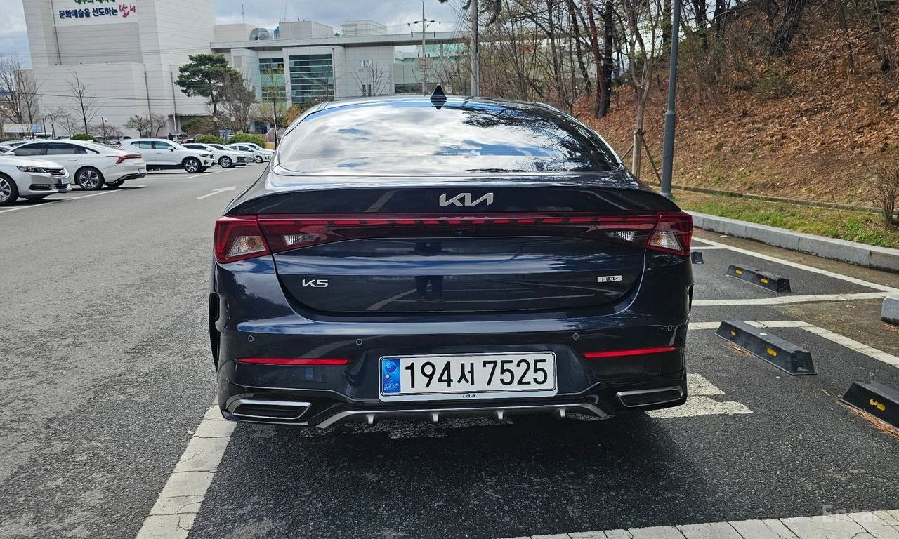 Kia K5 HYBRID* PRESTIGE* ОБДУХВАНЕ* LANE* ASSIST* 360КАМЕ, снимка 5 - Автомобили и джипове - 54642147