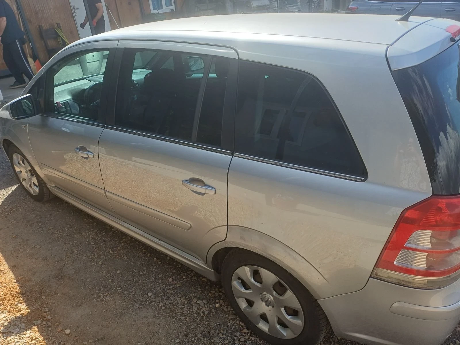 Opel Zafira, снимка 4 - Автомобили и джипове - 54711079