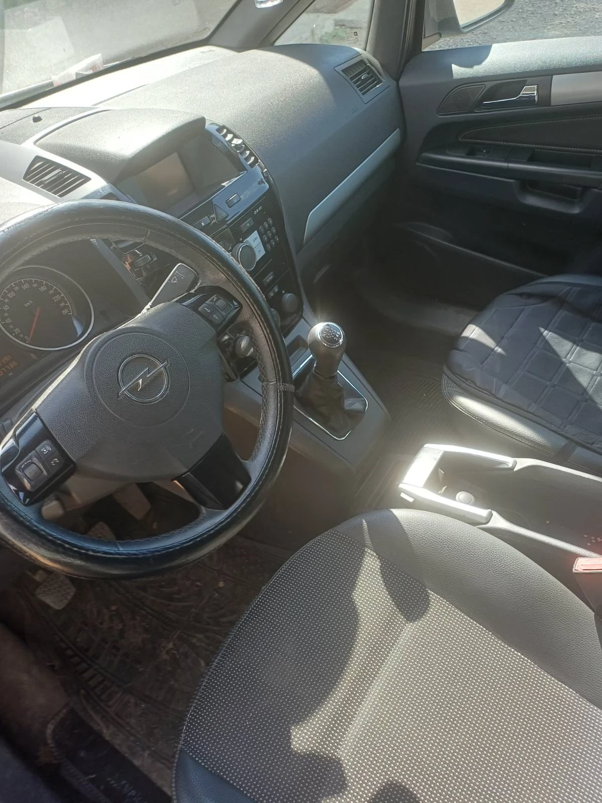 Opel Zafira, снимка 6 - Автомобили и джипове - 54711079
