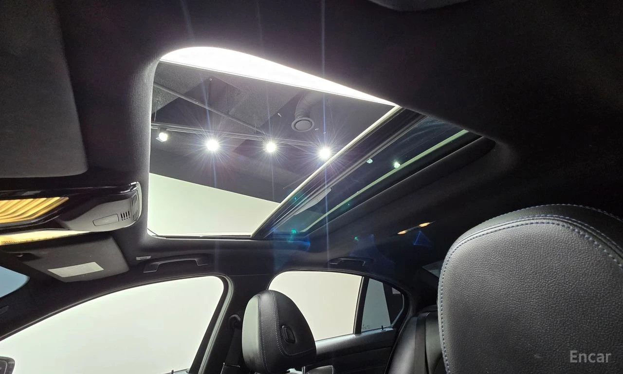BMW 320 M Sport* HEAD-UP* 360 CAM* DISTRONIC* КРАЙНА ЦЕНА*, снимка 13 - Автомобили и джипове - 54713773
