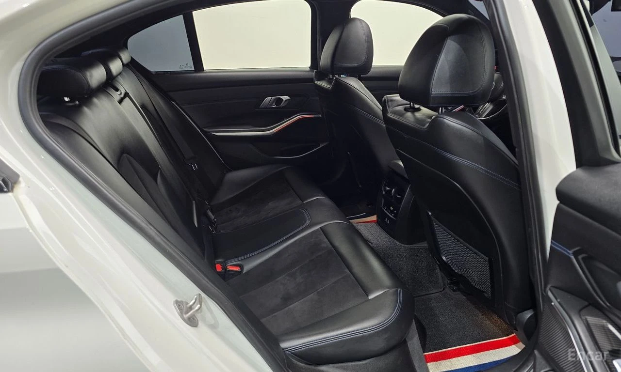 BMW 320 M Sport* HEAD-UP* 360 CAM* DISTRONIC* КРАЙНА ЦЕНА*, снимка 15 - Автомобили и джипове - 54713773