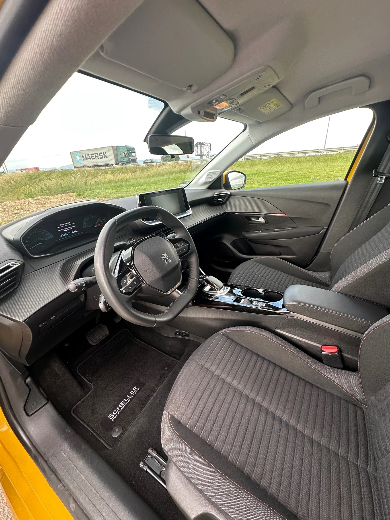 Peugeot 208, снимка 5 - Автомобили и джипове - 54793575