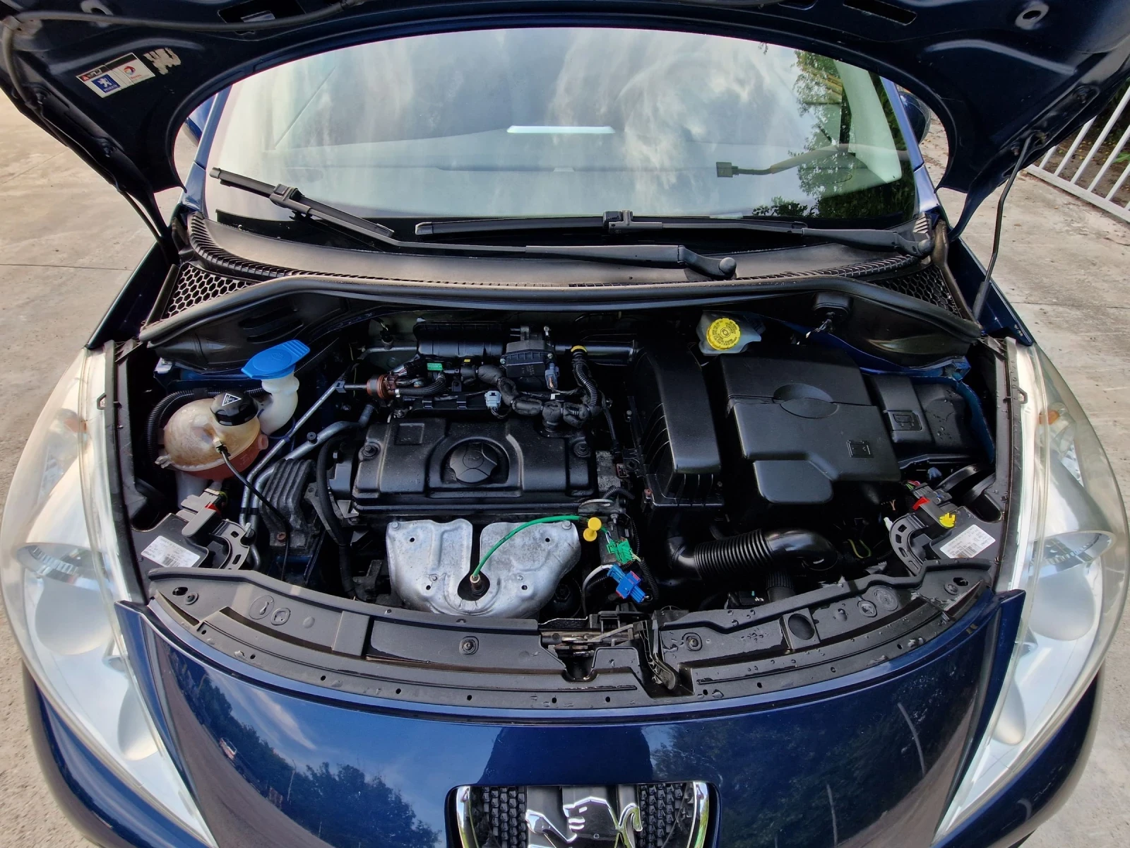 Peugeot 207 1.4i 75к.с., снимка 11 - Автомобили и джипове - 55035996