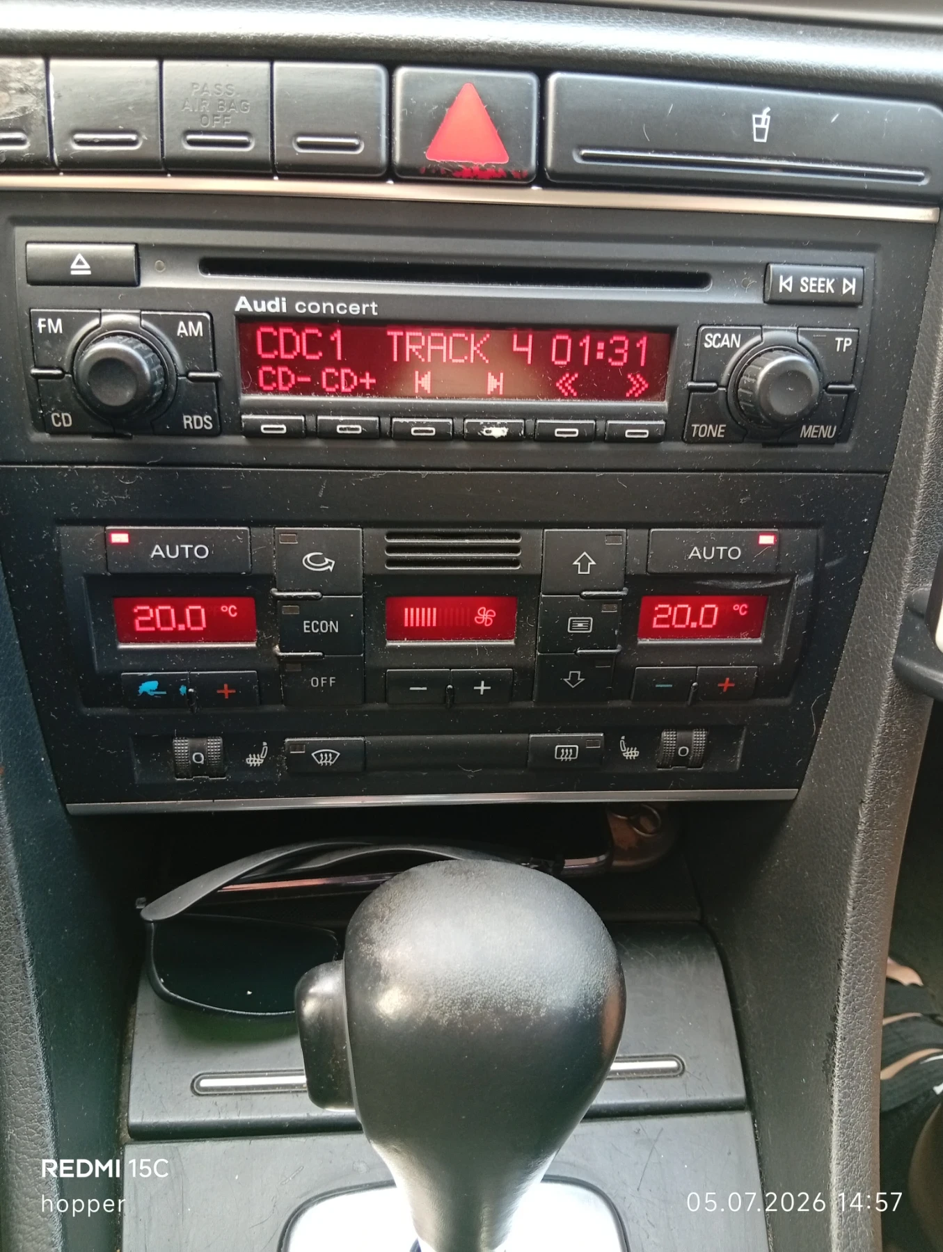 Audi A4 2.0 TDI Sline, снимка 12 - Автомобили и джипове - 55167689
