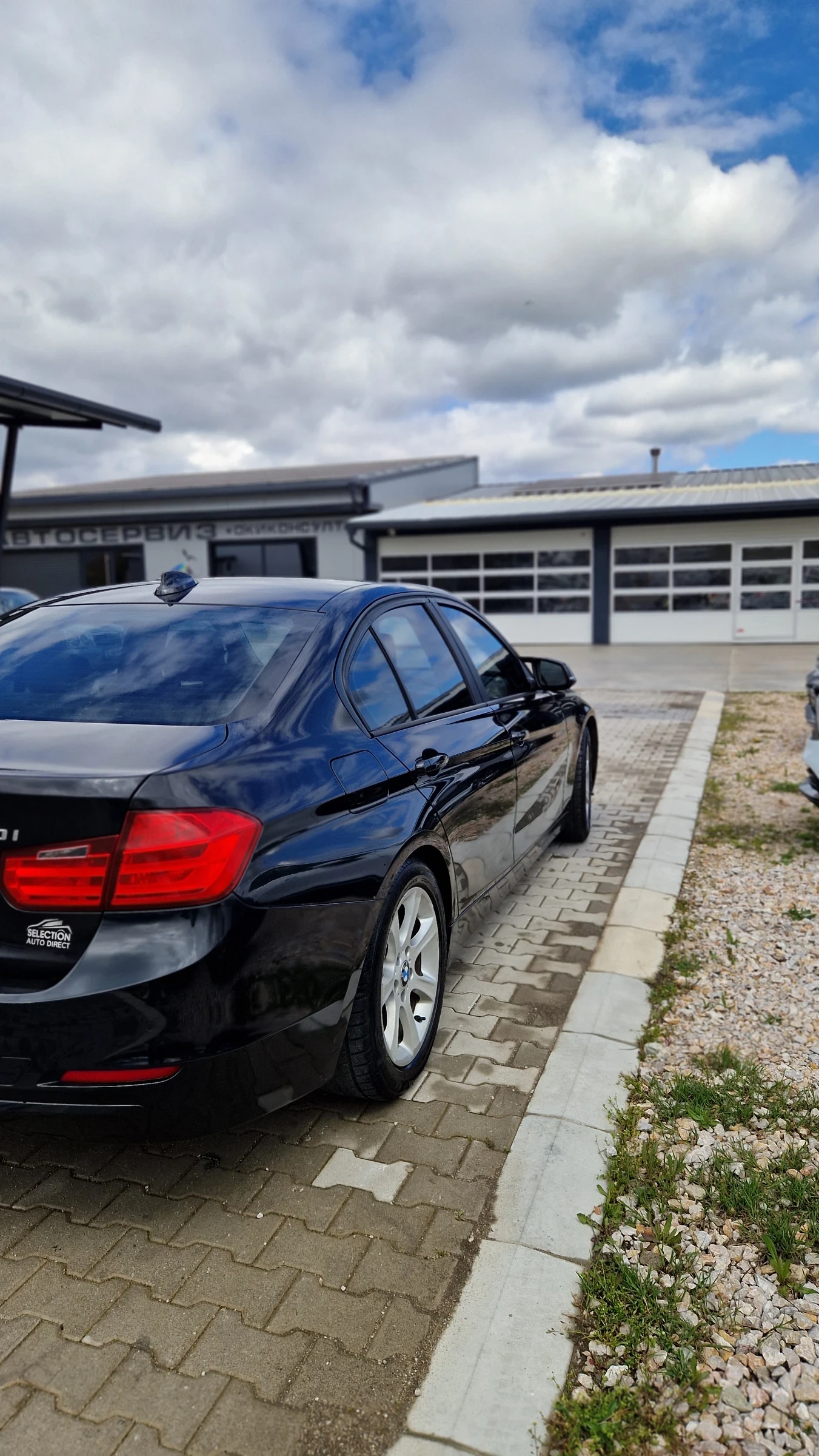 BMW 320 2.0i, снимка 4 - Автомобили и джипове - 55213655
