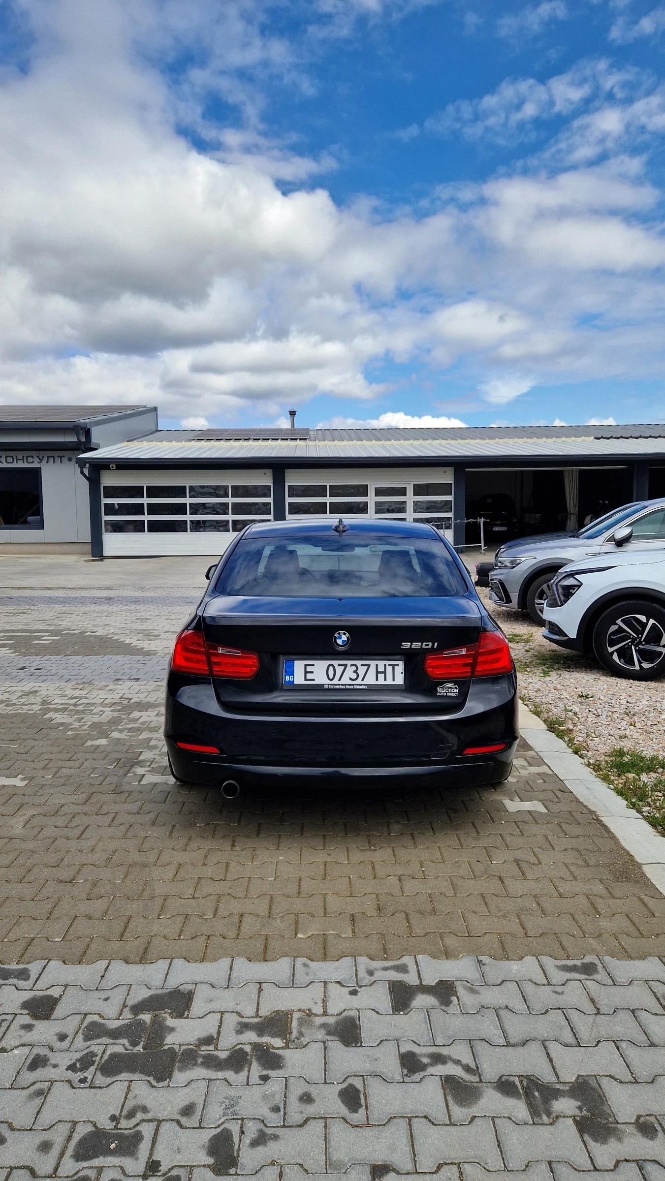 BMW 320 2.0i, снимка 3 - Автомобили и джипове - 55213655