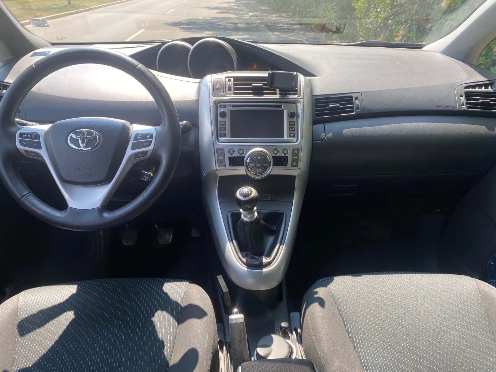 Toyota Verso, снимка 10 - Автомобили и джипове - 55595676