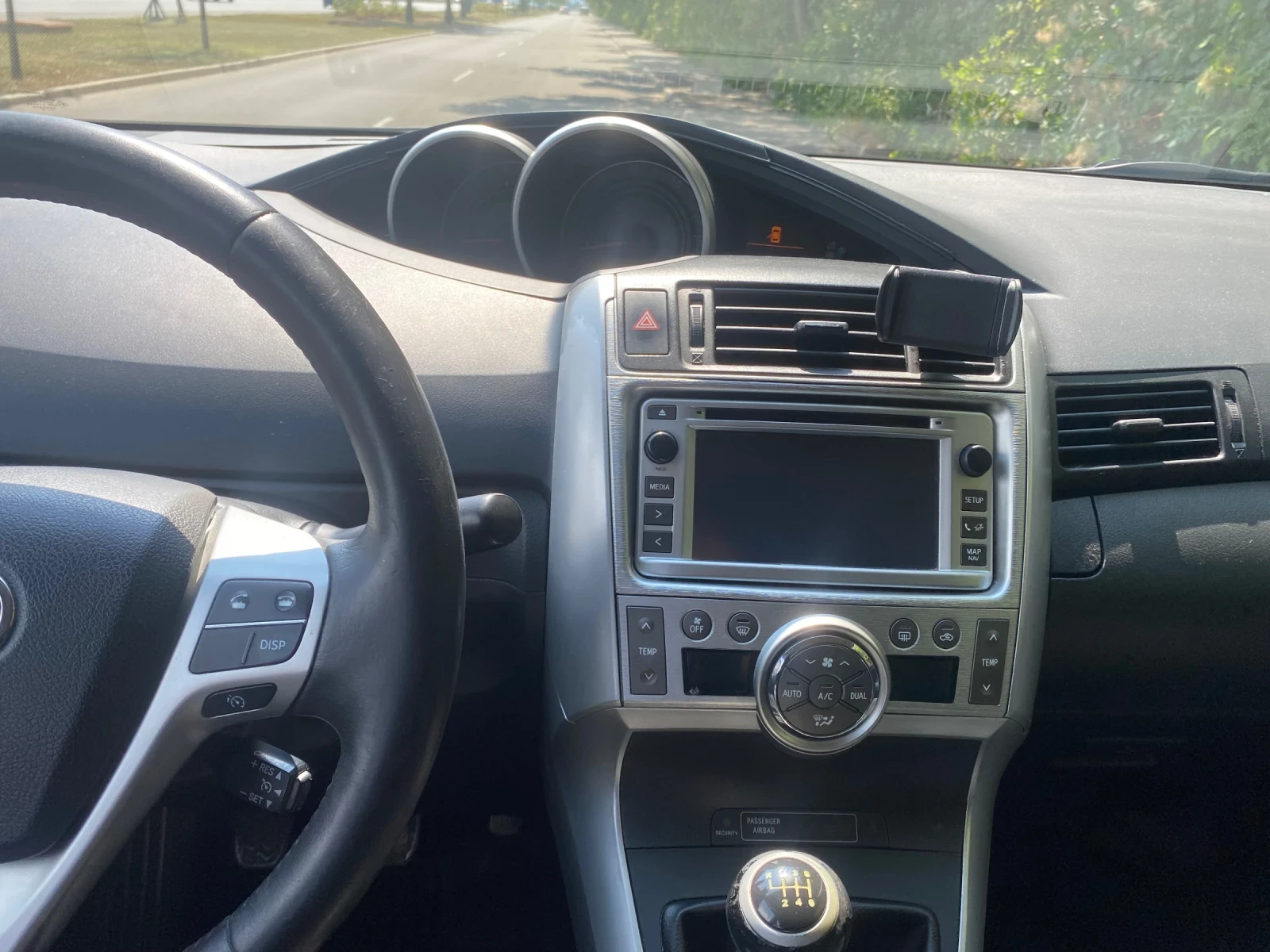 Toyota Verso, снимка 12 - Автомобили и джипове - 55595676