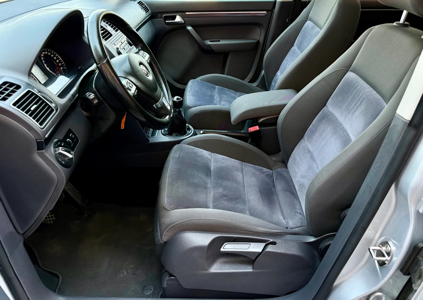 VW Touran 2.0TDI-HIGHLINE-LED-������-�������� | Mobile.bg � ����������� 2