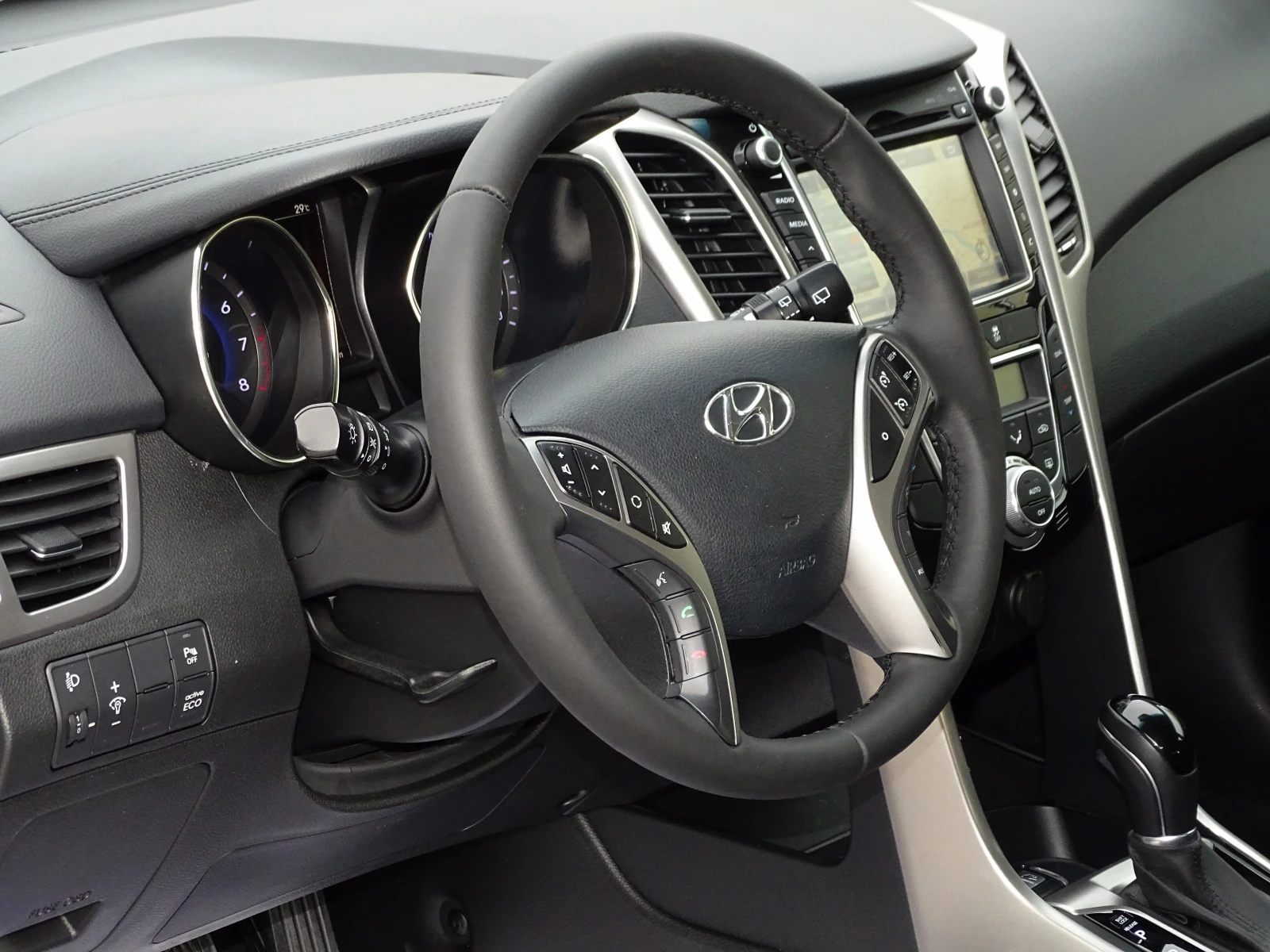 Hyundai I30 Hyundai i30 1.6 MPI AUTOMATIC PREMIUM | KEYLESS GO, снимка 8 - Автомобили и джипове - 55943536