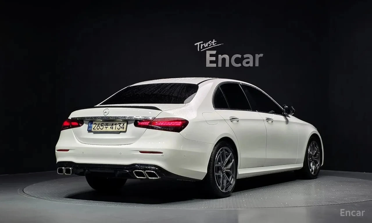 Mercedes-Benz E 220 * BURMESTER * ДИСТРОНИК * ОБДУХВАНЕ * 2 КЛЮЧА, снимка 2 - Автомобили и джипове - 55989871