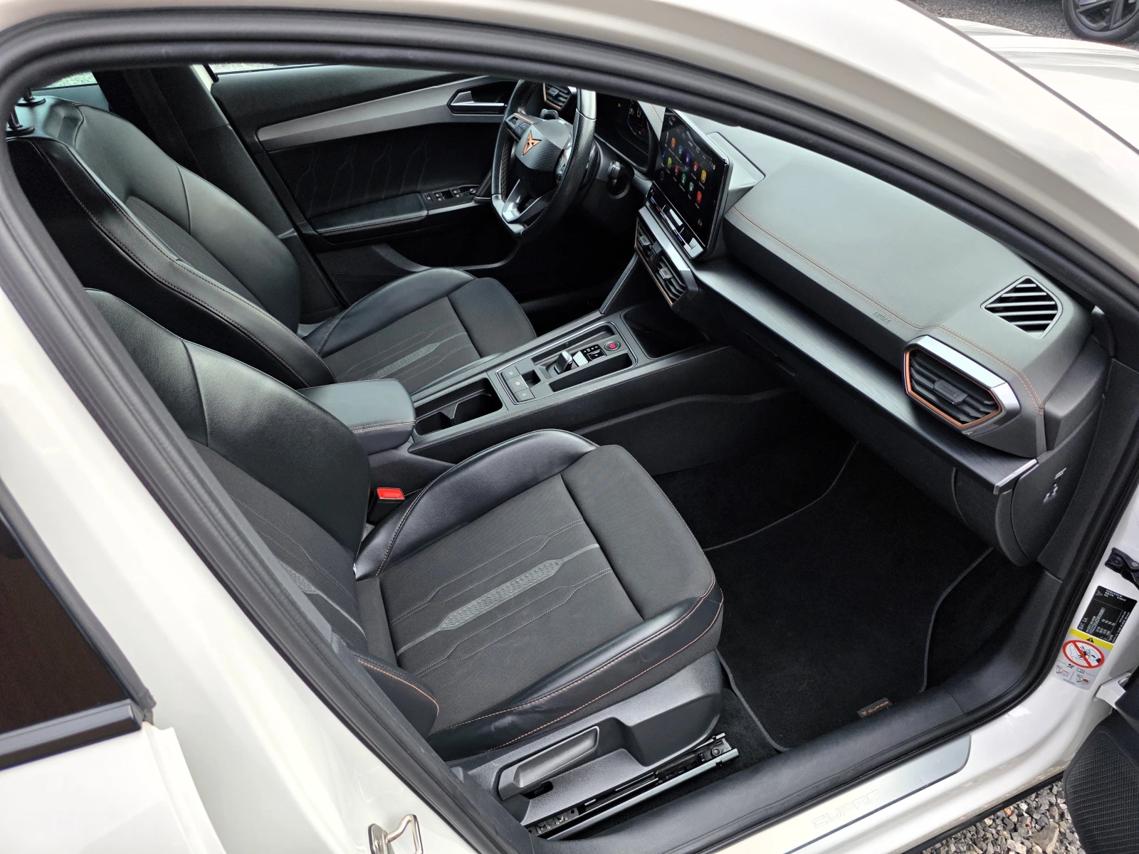 Cupra Formentor 1.4TSI e-Hybrid DSG/204, снимка 12 - Автомобили и джипове - 56225398
