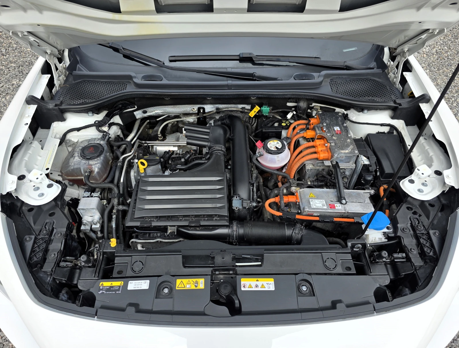 Cupra Formentor 1.4TSI e-Hybrid DSG/204, снимка 16 - Автомобили и джипове - 56225398