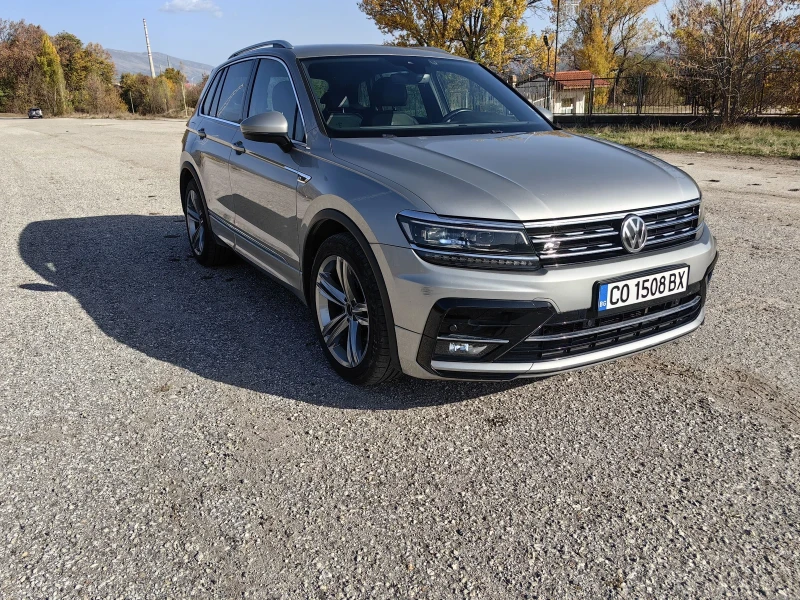 VW Tiguan R-Line. Leed, Digital, снимка 1 - Автомобили и джипове - 47755991