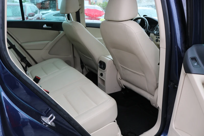 VW Tiguan 2.0 TSI 4x4, снимка 9 - Автомобили и джипове - 50425044