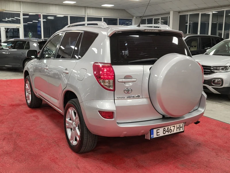 Toyota Rav4 2.2 D-4D 136 | Нови дюзи | ТОП състояние , снимка 4 - Автомобили и джипове - 52666134
