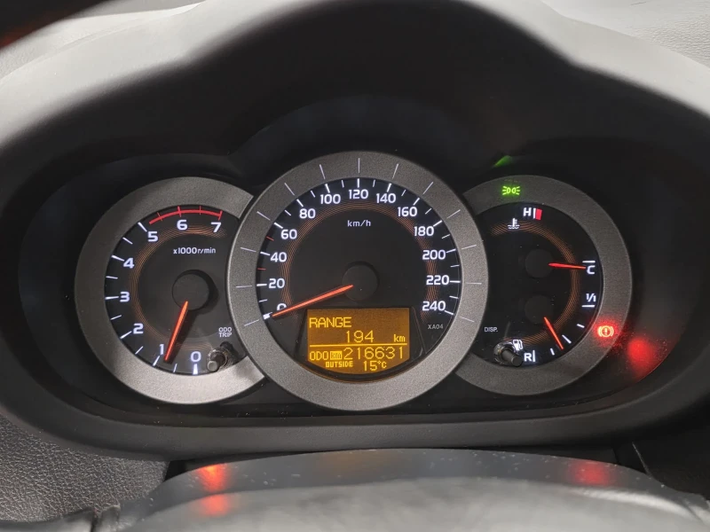 Toyota Rav4 2.2 D-4D 136 | Нови дюзи | ТОП състояние , снимка 10 - Автомобили и джипове - 52666134