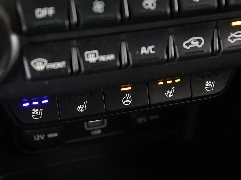 Kia Sportage 2.0 2Wd Prestige, снимка 14 - Автомобили и джипове - 55936757