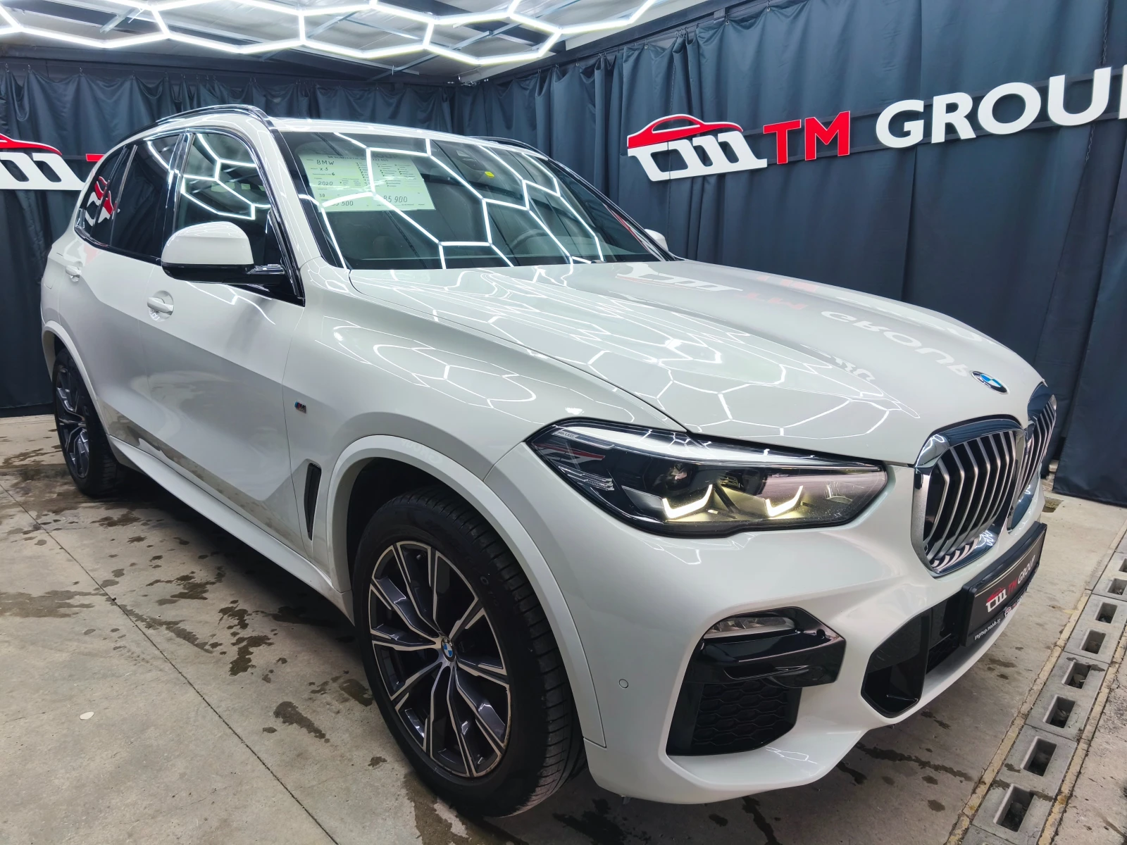 BMW X5 3.0 X-Drive* 2xM Pack* Laser* PANO* 360* Distr - изображение 3