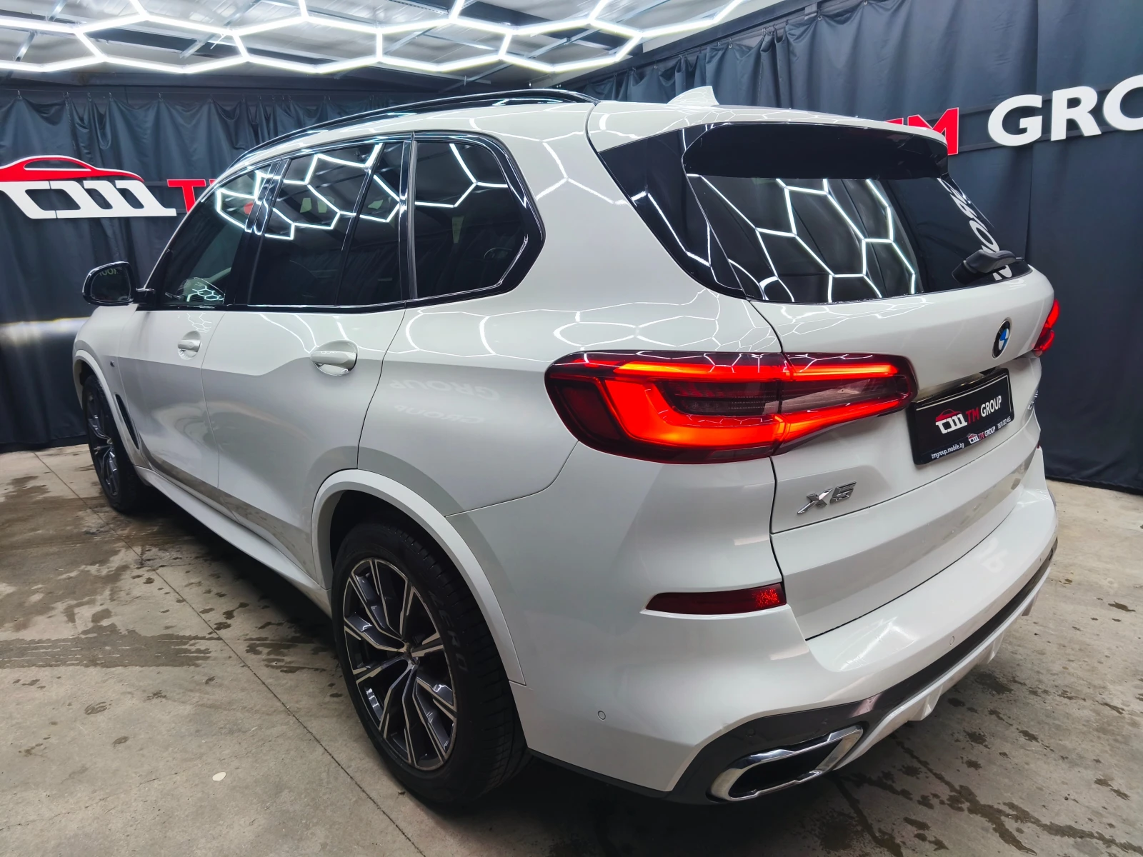 BMW X5 3.0 X-Drive* 2xM Pack* Laser* PANO* 360* Distr - изображение 6