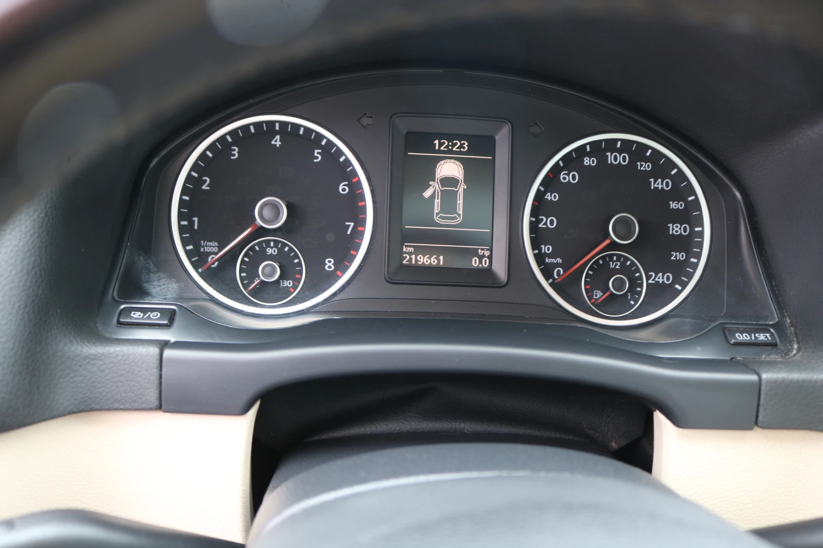 VW Tiguan 2.0 TSI 4x4 | Mobile.bg — изображение 11