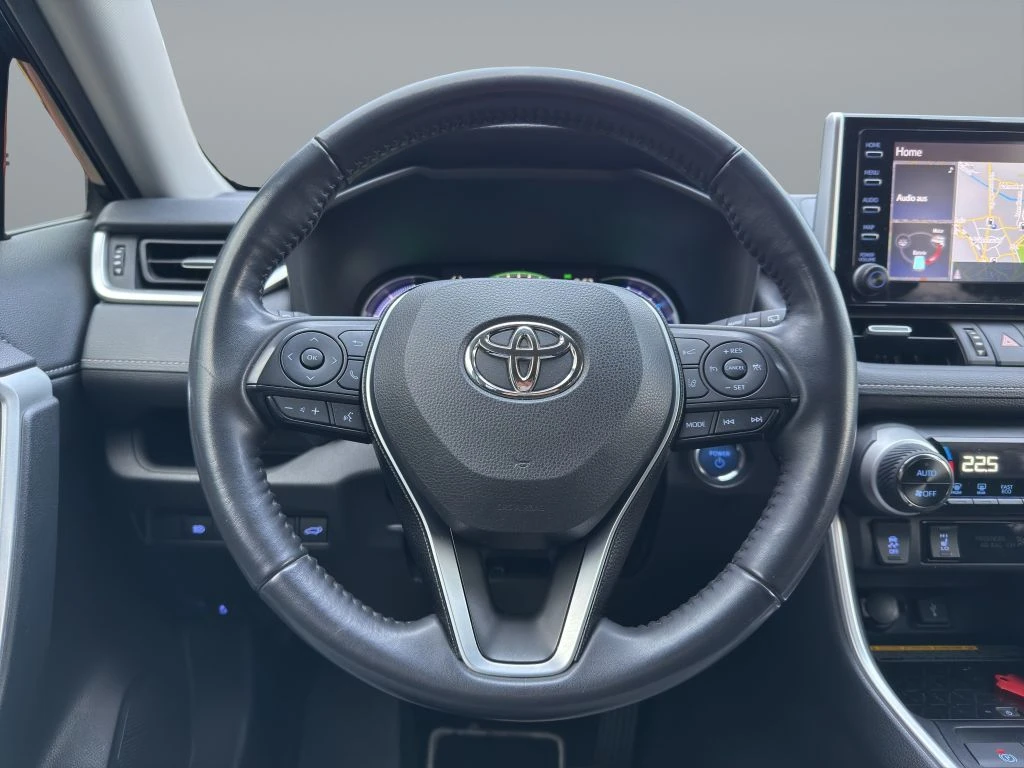 Toyota Rav4 TEAM D* 4x4* DISTR* KEYLESS* CAMERA* CARPLAY*  - изображение 8