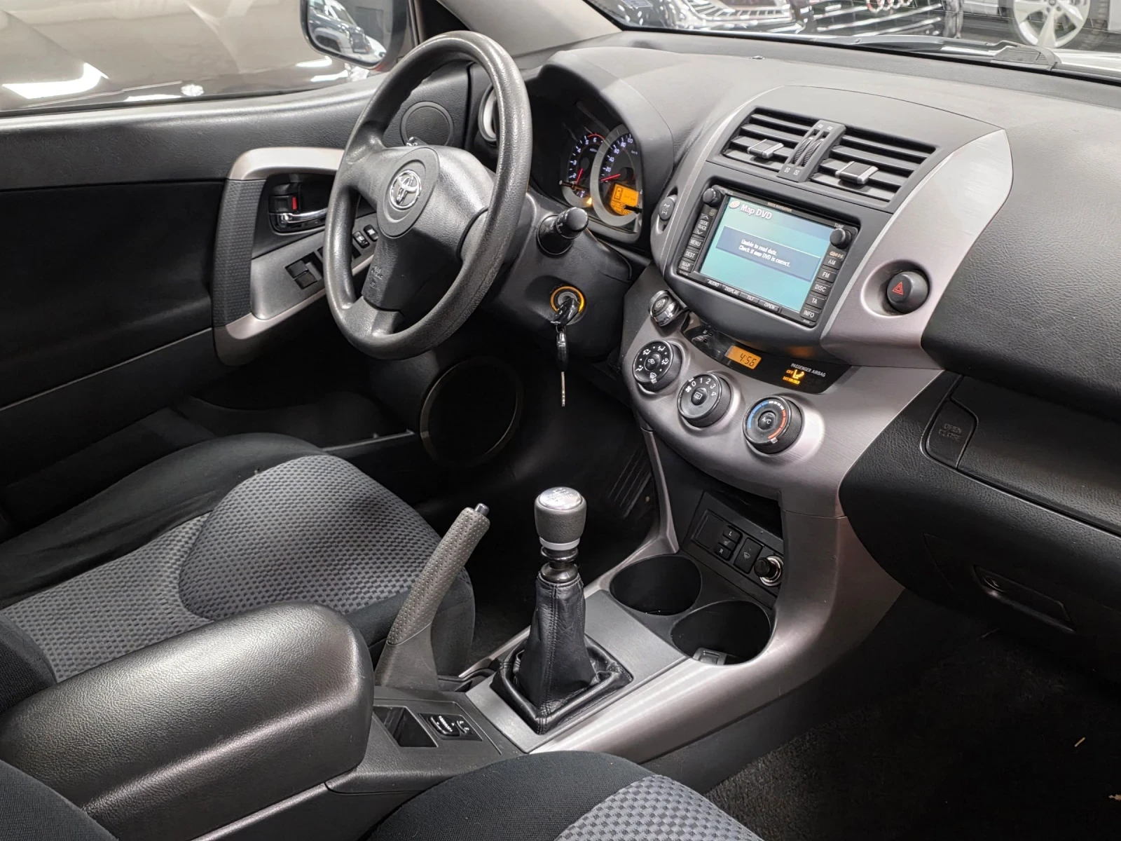 Toyota Rav4 2.2 D-4D 136 | Нови дюзи | ТОП състояние  - изображение 9