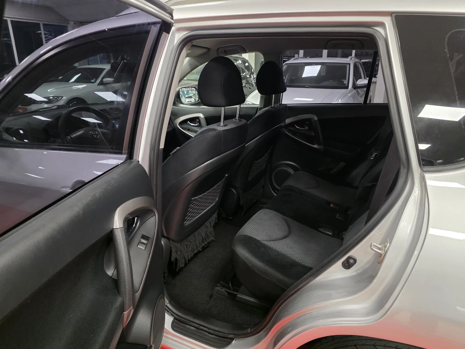 Toyota Rav4 2.2 D-4D 136 |   |    | Mobile.bg   14