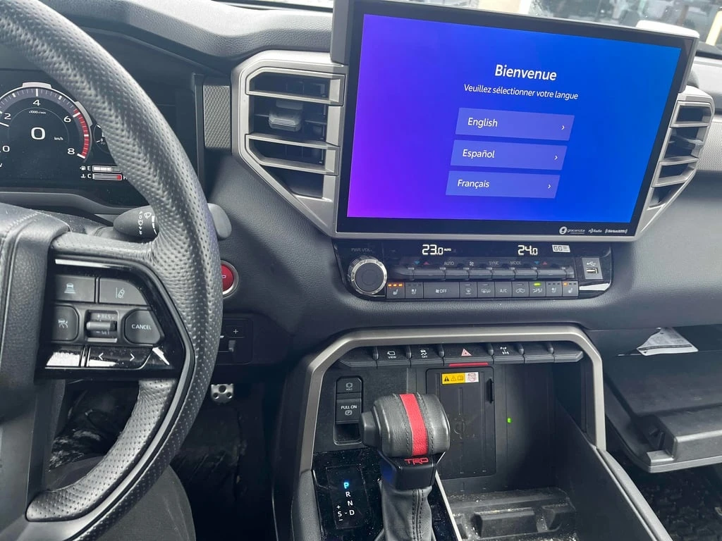 Toyota Tundra 2024 Limited Hybrid * CARFAX * БЕЗ ПЪРВОНАЧАЛНА - изображение 9