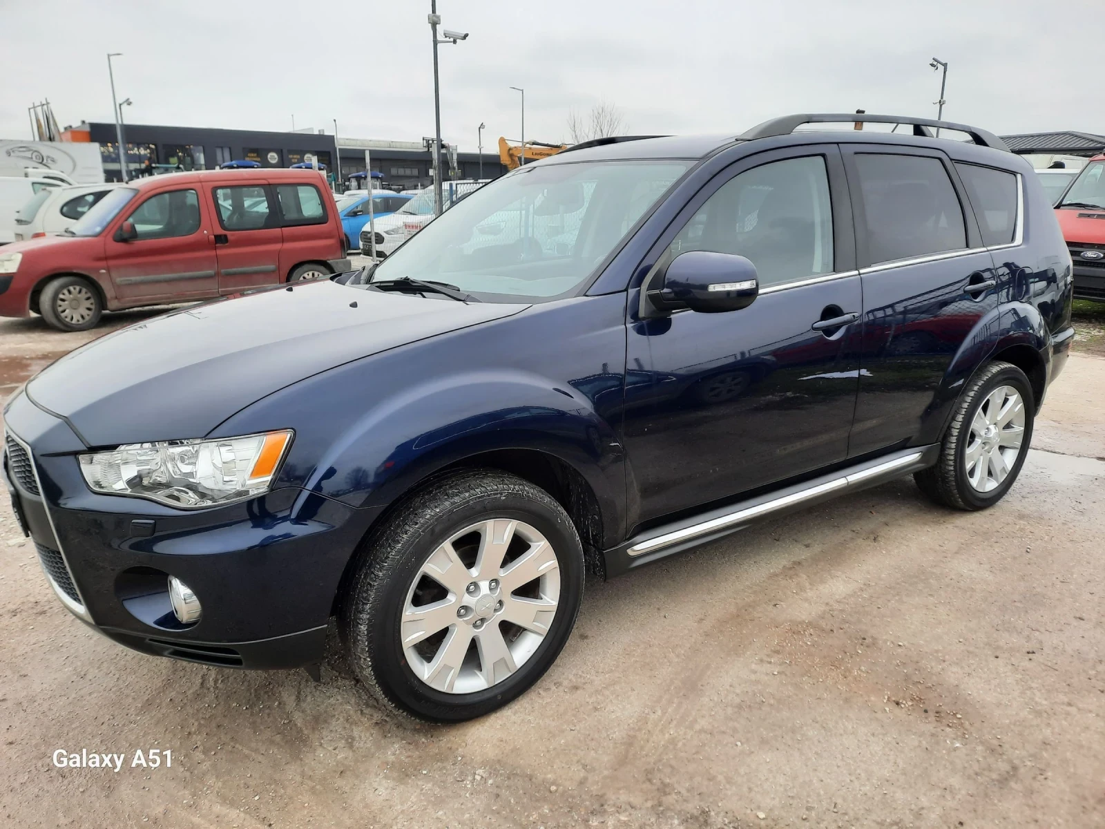 Mitsubishi Outlander 2.2 дизел, 4х4, 177кс - изображение 2