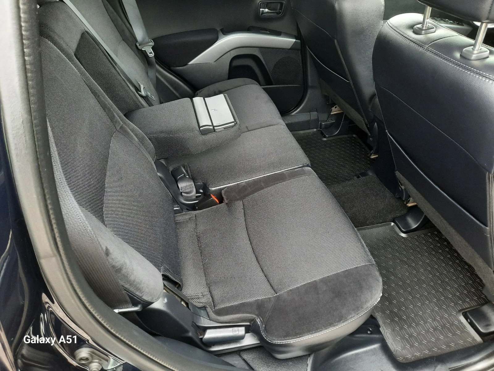 Mitsubishi Outlander 2.2 дизел, 4х4, 177кс - изображение 8