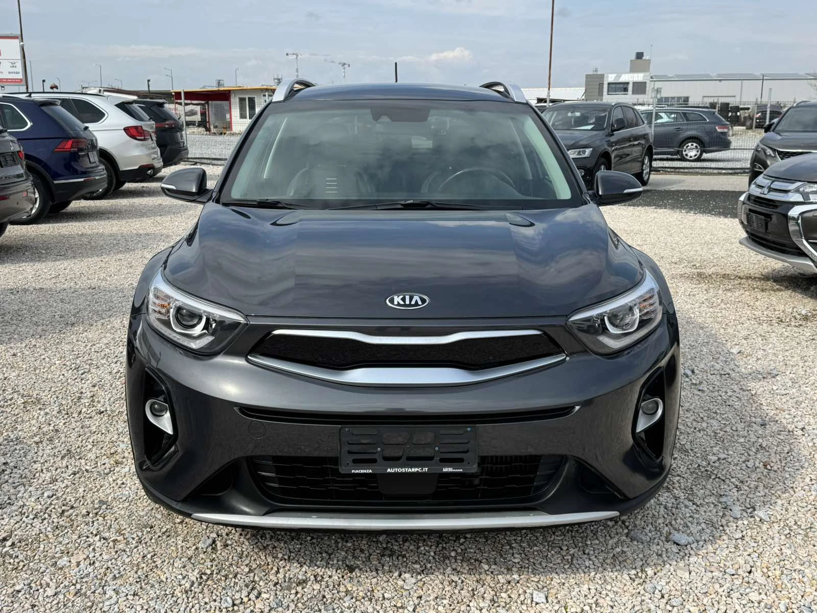 Kia Stonic 1.6CRDI, снимка 2 - Автомобили и джипове - 53715273