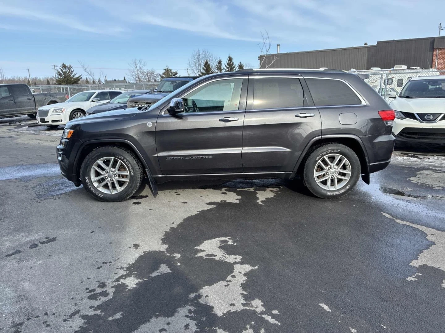 Jeep Grand cherokee Overland* AWD* Подгрев* Обдух* Пано* Камера - изображение 3