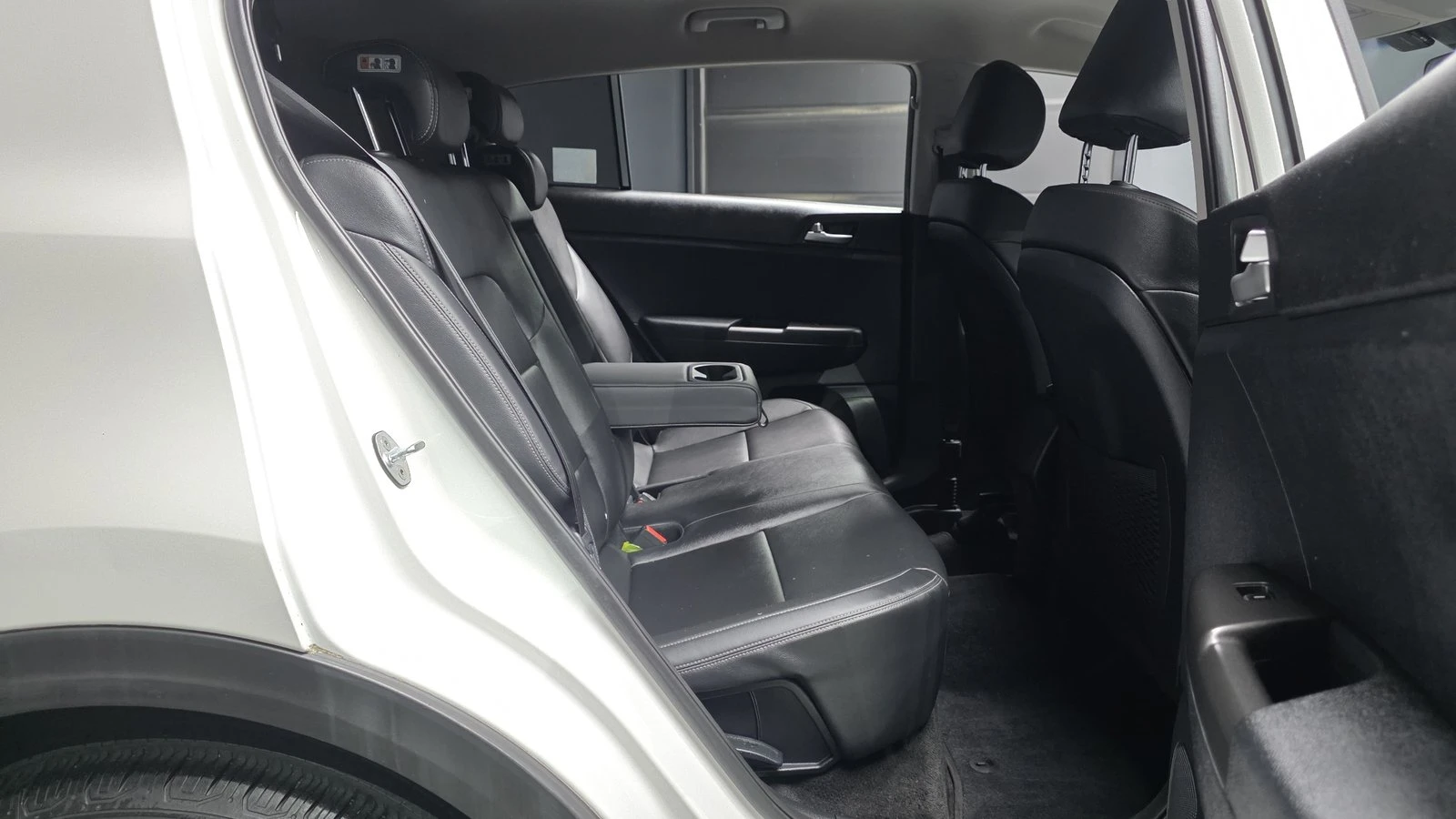 Kia Sportage 2.0* КРАЙНА ЦЕНА, снимка 12 - Автомобили и джипове - 55318947