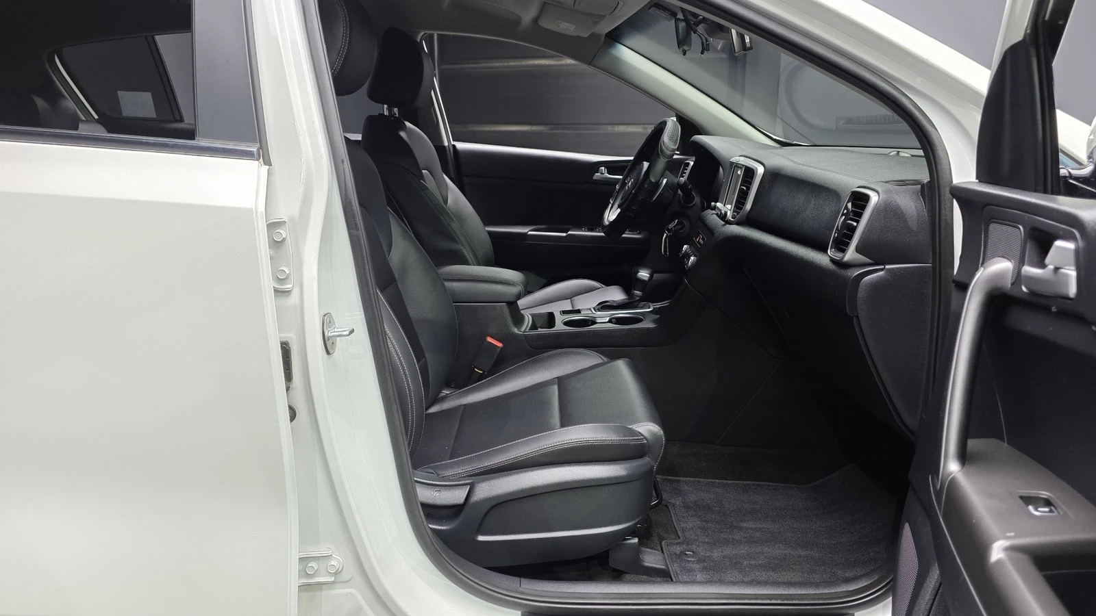 Kia Sportage 2.0* КРАЙНА ЦЕНА, снимка 11 - Автомобили и джипове - 55318947