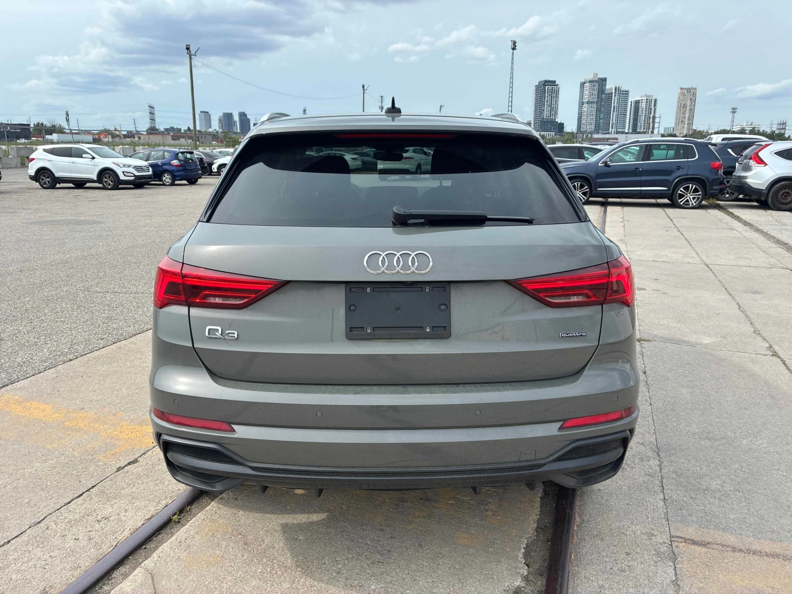 Audi Q3 * Progressiv * CARFAX * ����� �� ����������� | Mobile.bg � ����������� 4