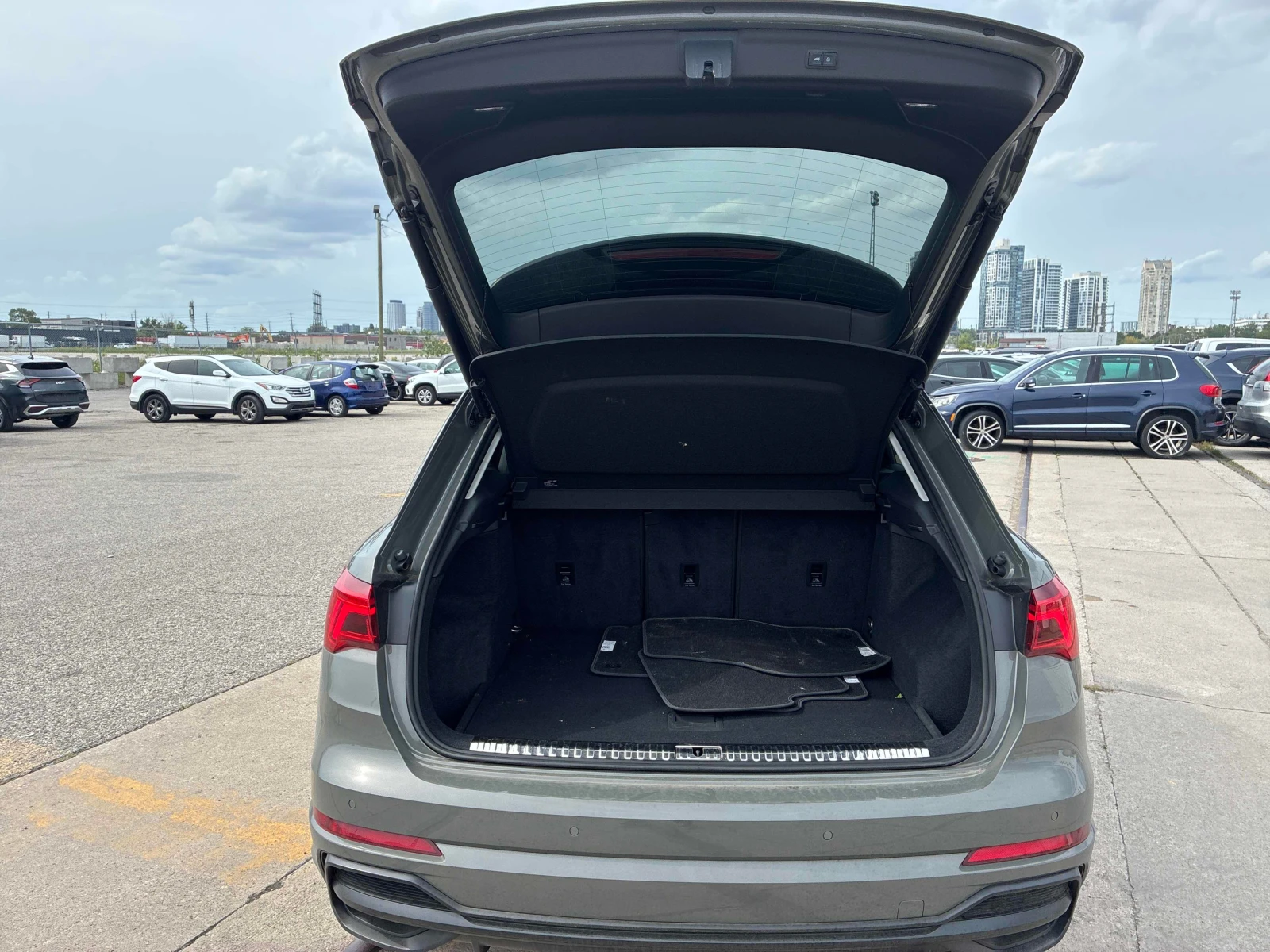 Audi Q3 * Progressiv * CARFAX * ����� �� ����������� | Mobile.bg � ����������� 17