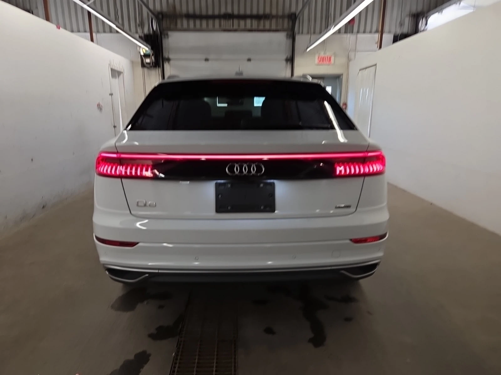 Audi Q8  TECHNIK / DISTRONIC / 360 / PANORAMA , снимка 5 - Автомобили и джипове - 56079849
