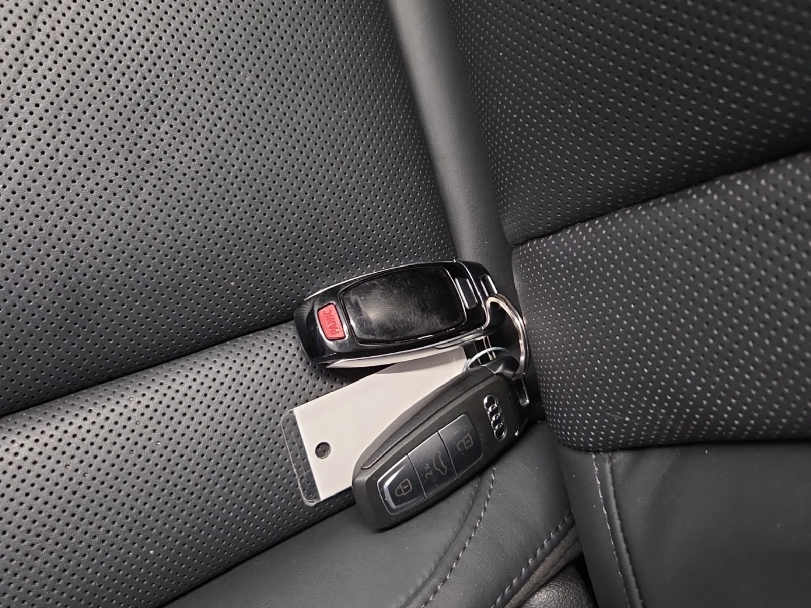 Audi Q8  TECHNIK / DISTRONIC / 360 / PANORAMA , снимка 8 - Автомобили и джипове - 56079849