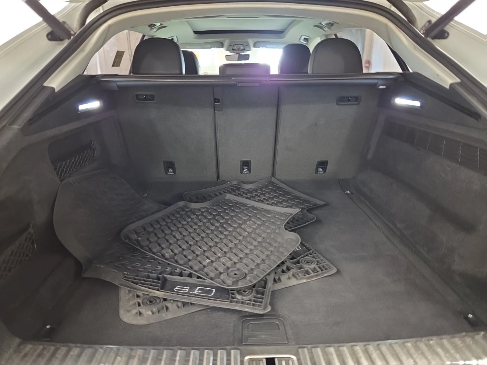 Audi Q8  TECHNIK / DISTRONIC / 360 / PANORAMA , снимка 15 - Автомобили и джипове - 56079849