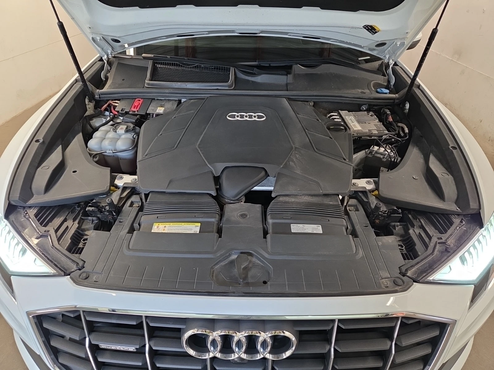 Audi Q8  TECHNIK / DISTRONIC / 360 / PANORAMA , снимка 16 - Автомобили и джипове - 56079849