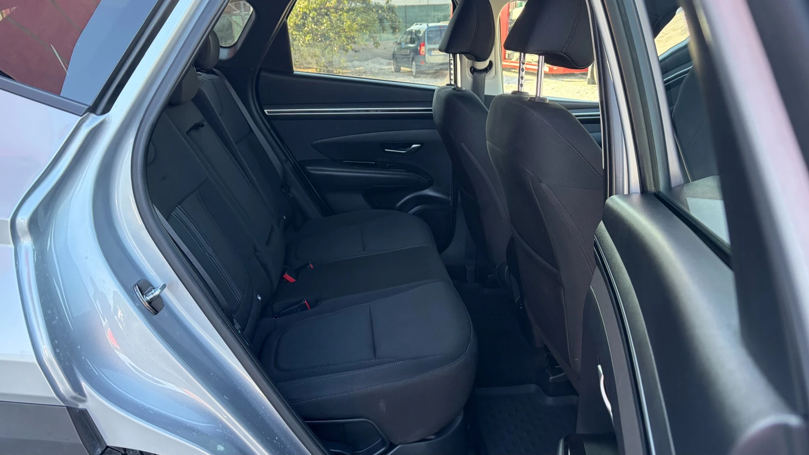 Hyundai Tucson 1.6 HEV , снимка 11 - Автомобили и джипове - 56093818