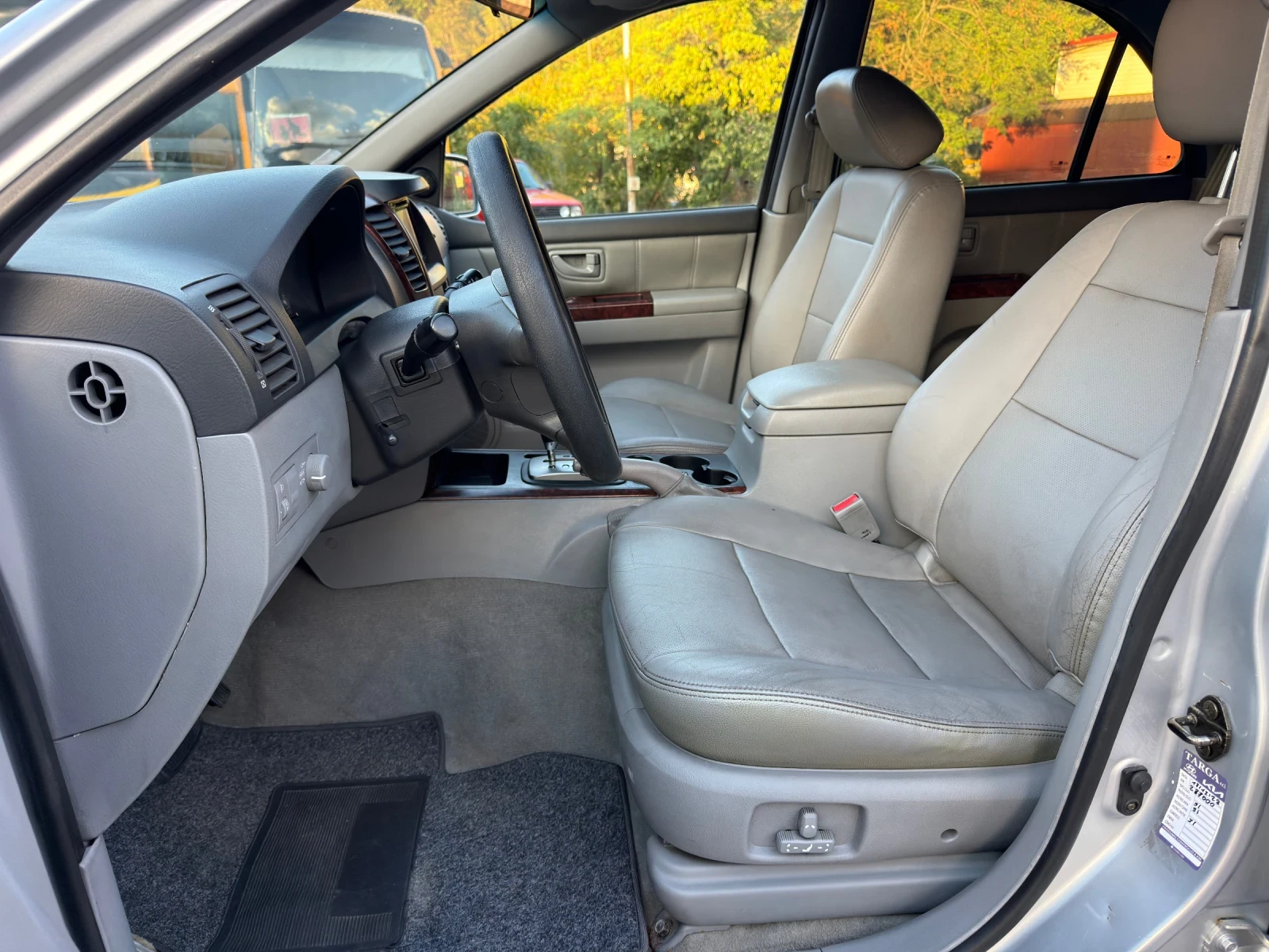 Kia Sorento 2.5CRD Кожа/Климатроник/4х4/Навигация, снимка 11 - Автомобили и джипове - 56156514