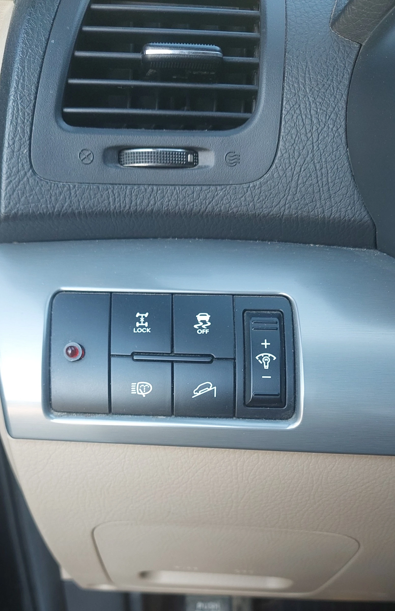 Kia Sorento 2.2CRDI, снимка 16 - Автомобили и джипове - 56163856