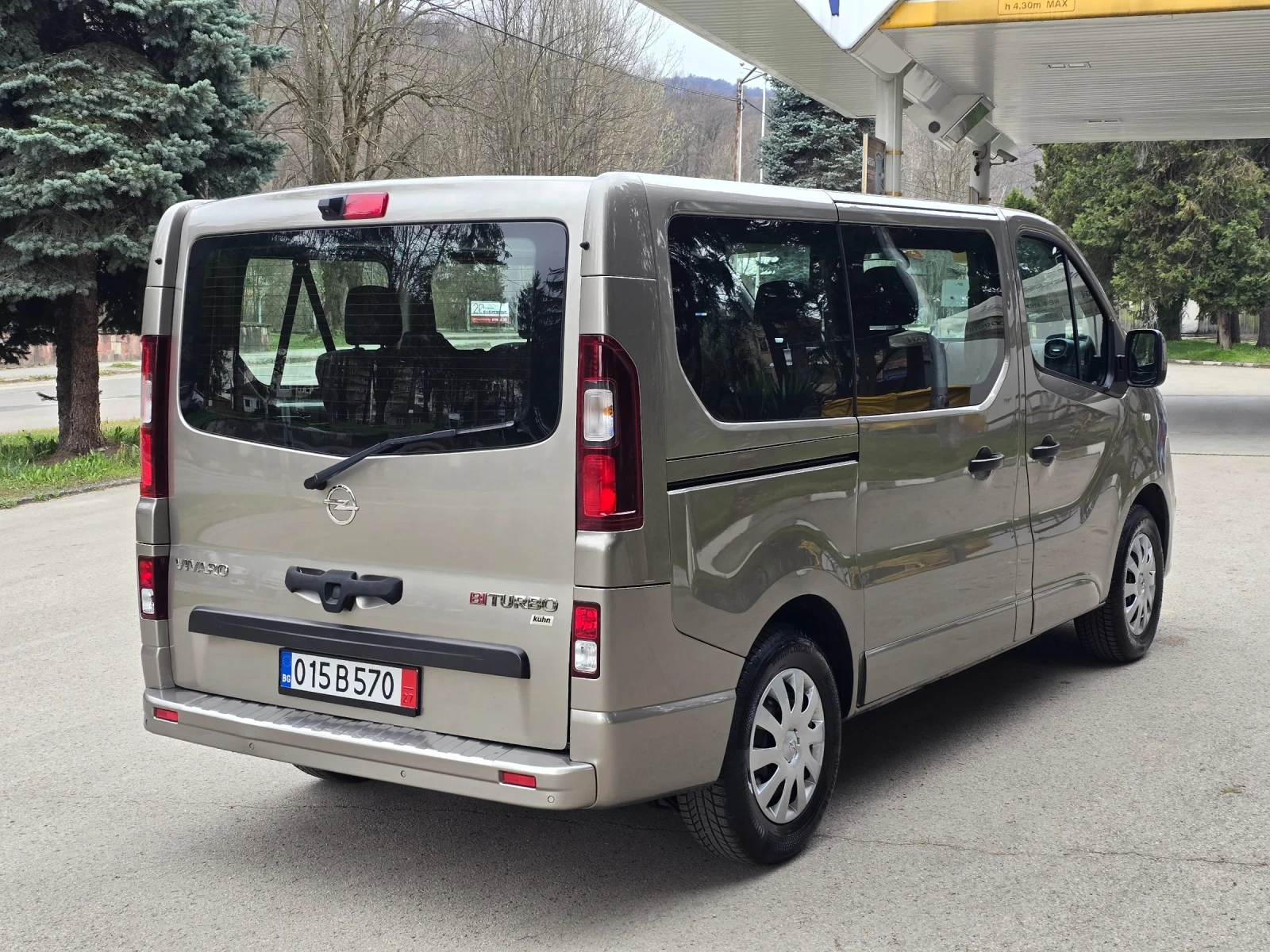 Opel Vivaro 1.6cdi 140к.с. 8 места ШВЕЙЦАРИЯ , снимка 5 - Бусове и автобуси - 54150126