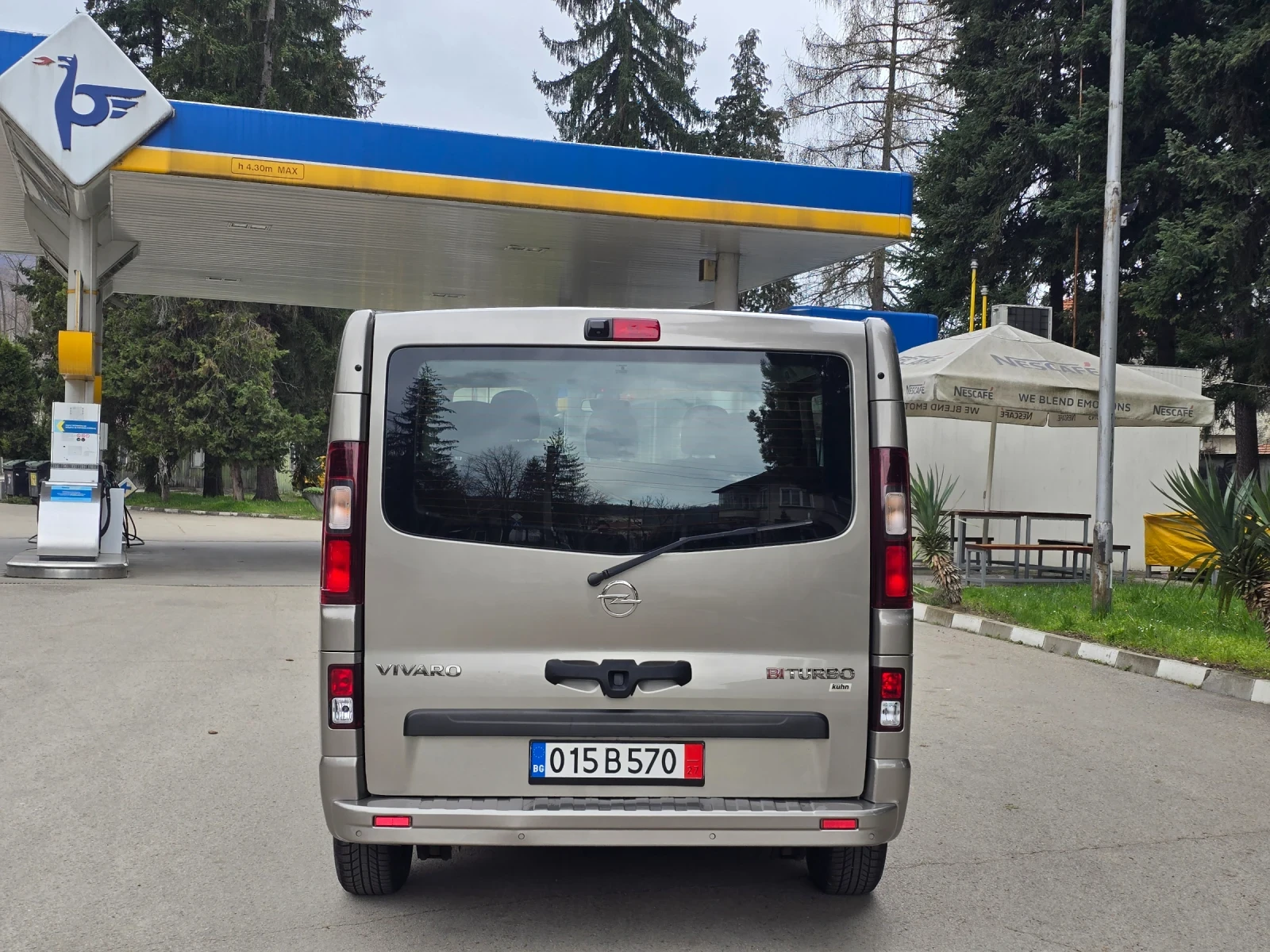 Opel Vivaro 1.6cdi 140к.с. 8 места ШВЕЙЦАРИЯ , снимка 6 - Бусове и автобуси - 54150126