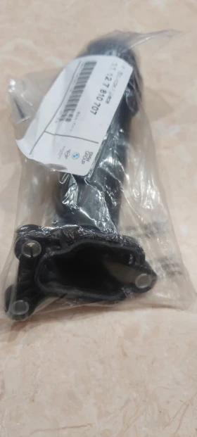 Оферта Фланец за охладителната течност с оплътнение за BMW и MINI COOPER оем номер : 11 127 810 707, снимка 2